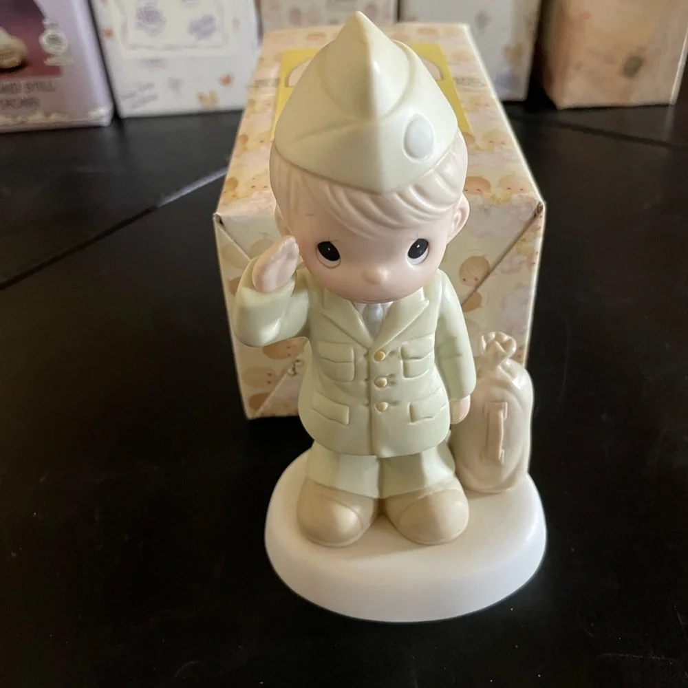 Precious Moments “Bless Those Who Serve Their Country” - Picture 3 of 7